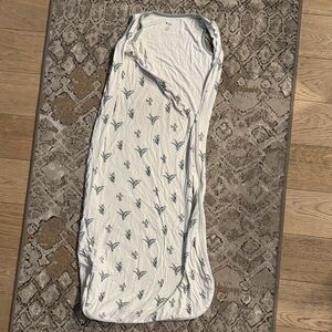 Kyte BABY Floral Print sleep sack 0.5 L in White and Green